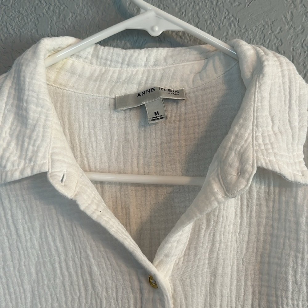 Ann Klein button down - Picture 2 of 4